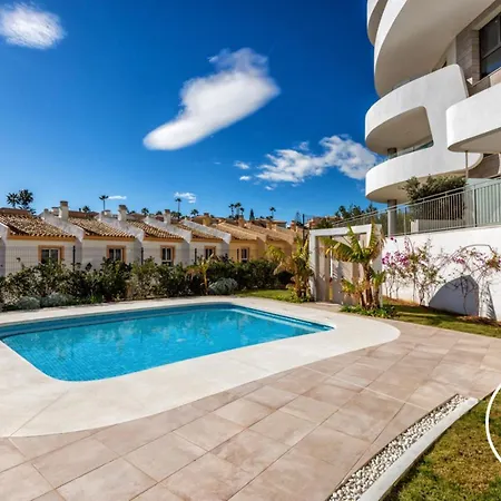 Vivi Homes - Buena Vista Pool, Sauna, Terrace, Gym & Sea View Apartment *