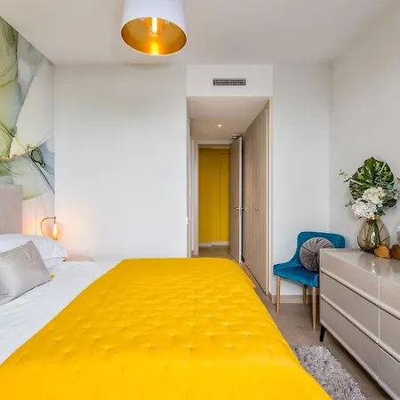 Vivi Homes - Buena Vista Pool, Sauna, Terrace, Gym & Sea View Apartment